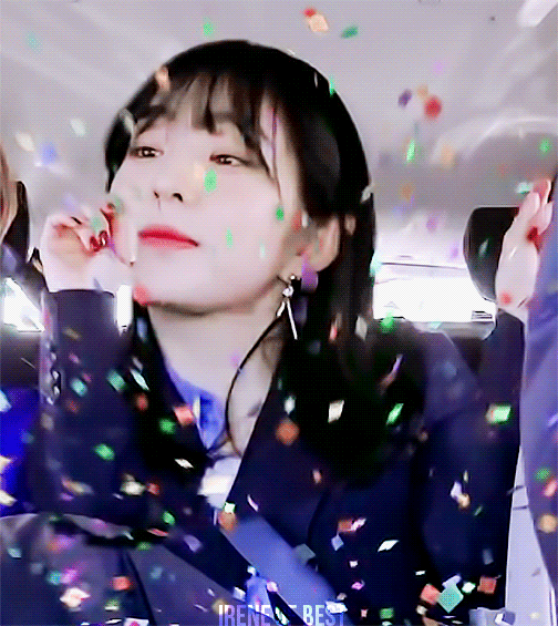자율주행차 타고 씐난 아이린.gif | 인스티즈