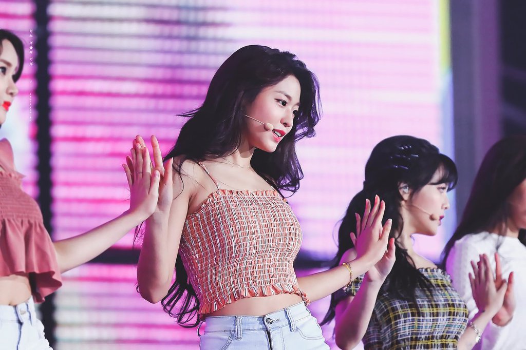 18시즌 설현이 미모.jpgif (100장) | 인스티즈