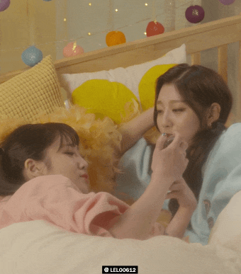 [러블리즈] 크로아상을 먹어서 예인이 | 인스티즈