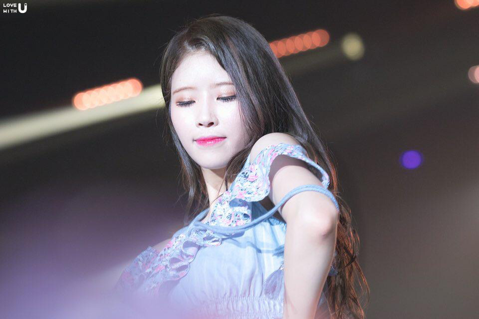 [러블리즈] 가족여행을 가려는데 느닷없이 비가 내리기 시작해서 미주 | 인스티즈