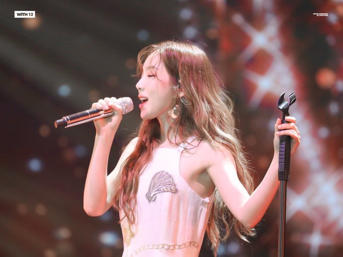 995F34405E8769E10EC74C