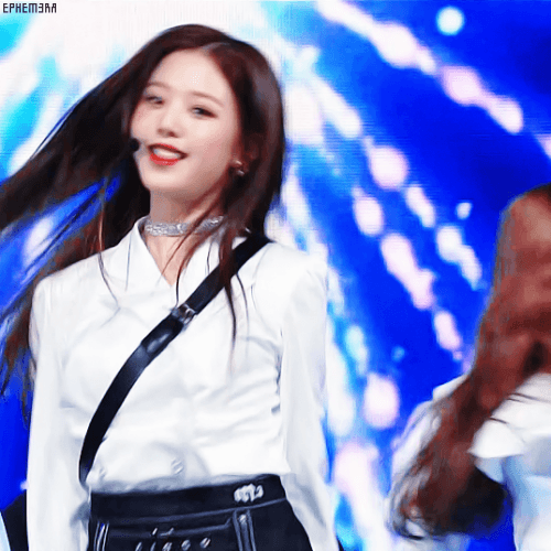 [아이즈원] 오늘자 엠카 장원영.gif | 인스티즈