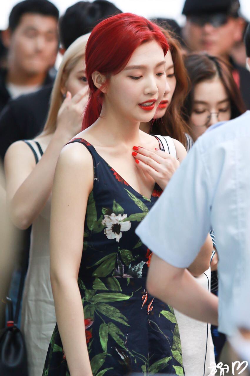 쇄골미녀 레드벨벳 조이 | 인스티즈
