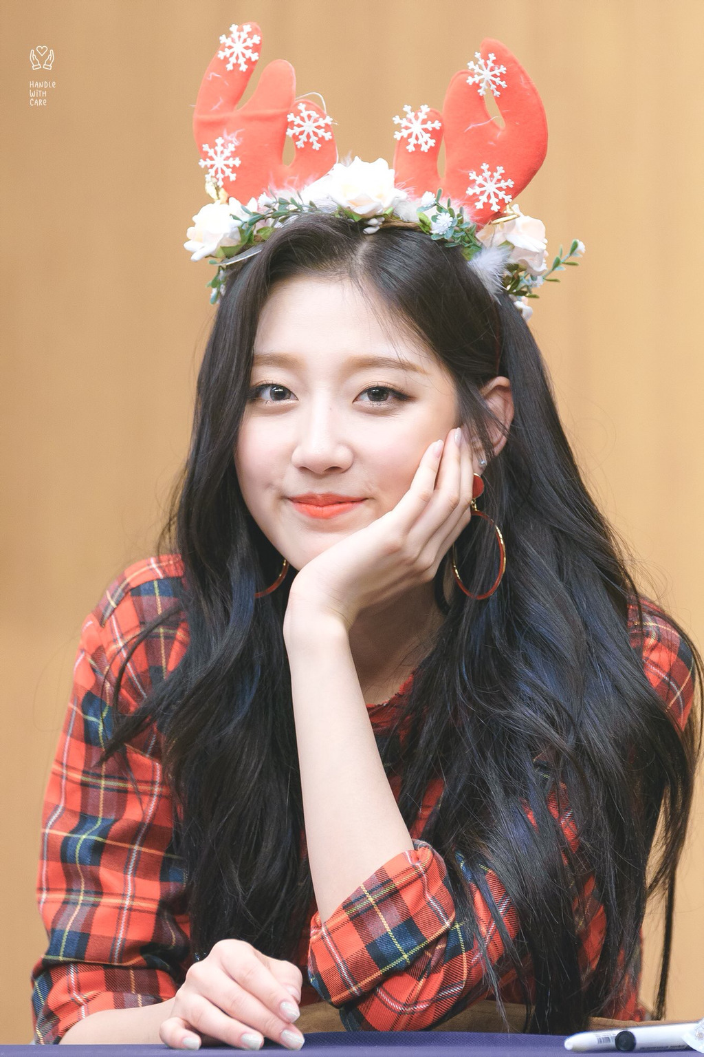 [러블리즈] 친구들이 삼겹살 먹으러 가자고 연락이 와서 예인이 | 인스티즈
