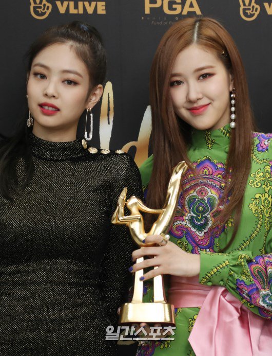 오늘자 블랙핑크 골든디스크 사진 | 인스티즈