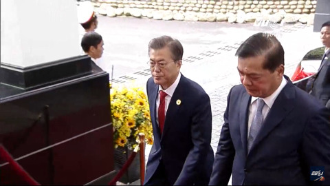 11/11 APEC 정상회의 본회의 세션에 참석한 문재인 대통령 | 인스티즈