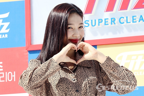 오늘자 피츠 포토타임 행사한 조이 직찍.jpg | 인스티즈
