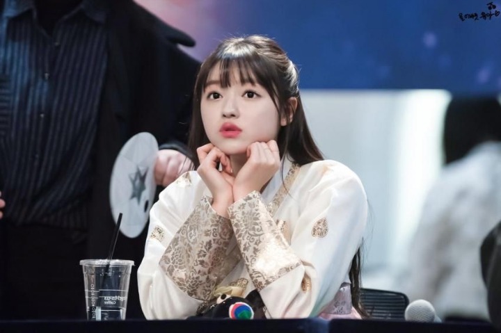 팬싸에서 한복입은 유아.jpg (오마이걸) | 인스티즈