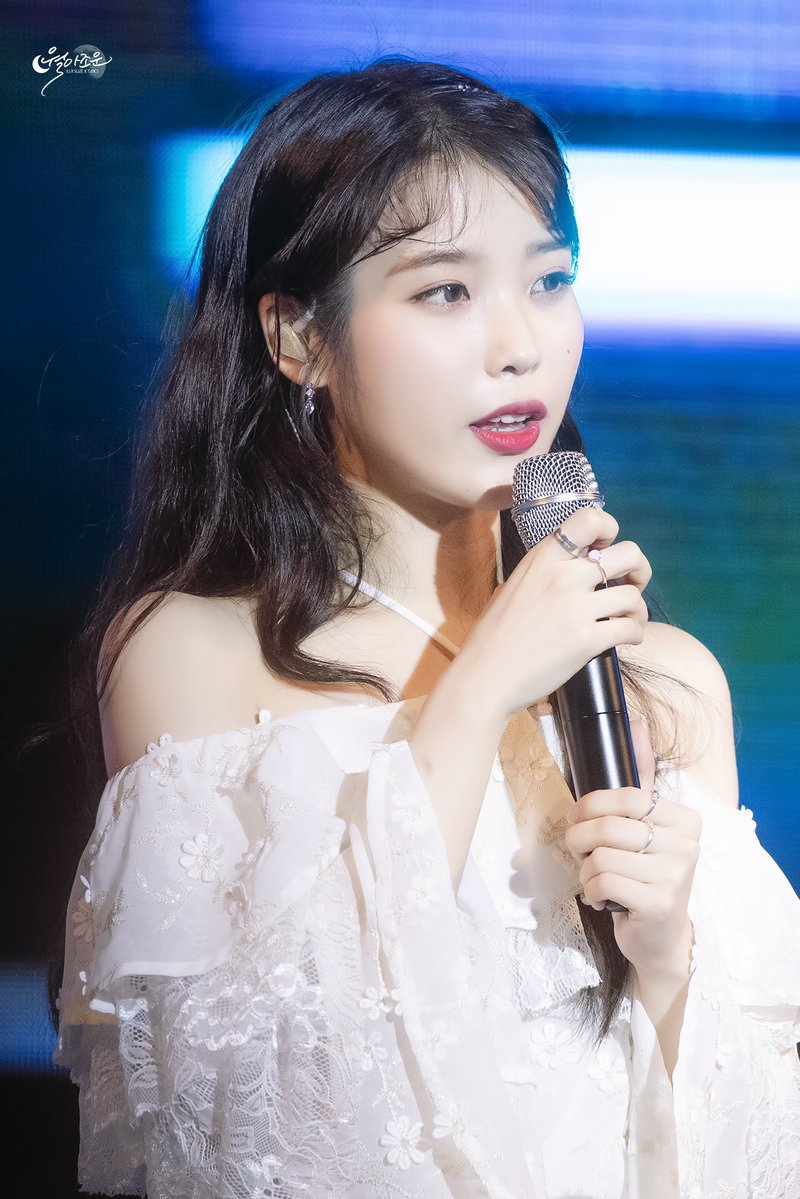 아이유는 어쩜 이리 이쁘지.jpgif | 인스티즈