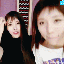 사이좋은 러블리즈 미주와 명은이.gif | 인스티즈