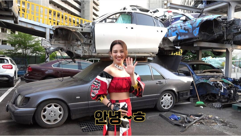 9997AF485F2046E8144E5C