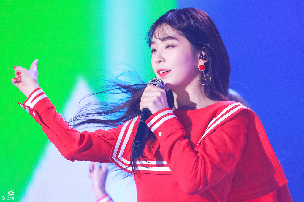 마린룩 입은 아이린.jpg | 인스티즈