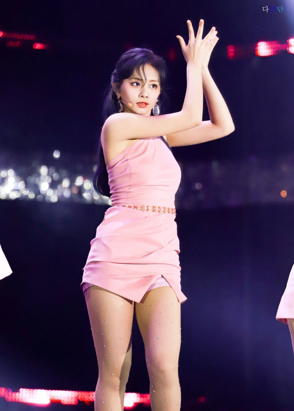 머리묶은 쯔위.jpgif | 인스티즈