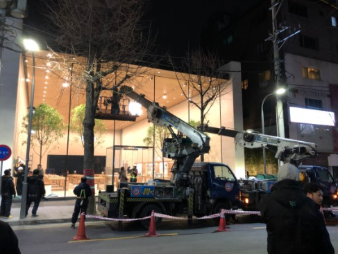 가로수길 애플스토어 가림막 제거 | 인스티즈