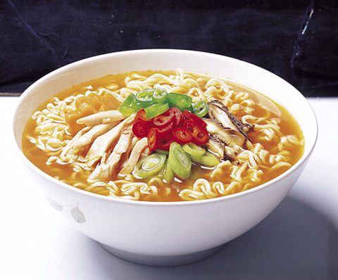 라면은 그냥 라면 맛이다 vs 끓이는 사람에 따라 맛이 다르다 | 인스티즈