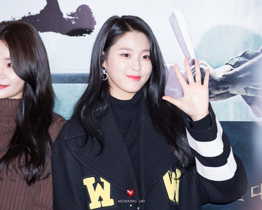 오늘 생일을 맞은 설현이.jpgif | 인스티즈