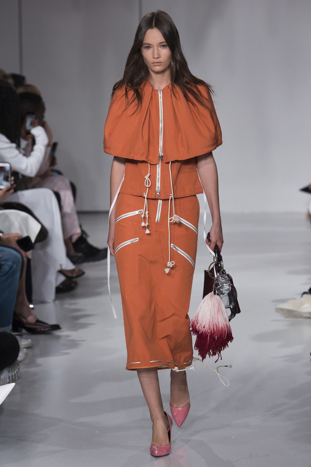 Calvin Klein by 라프 시몬스 2018 S/S 컬렉션 | 인스티즈