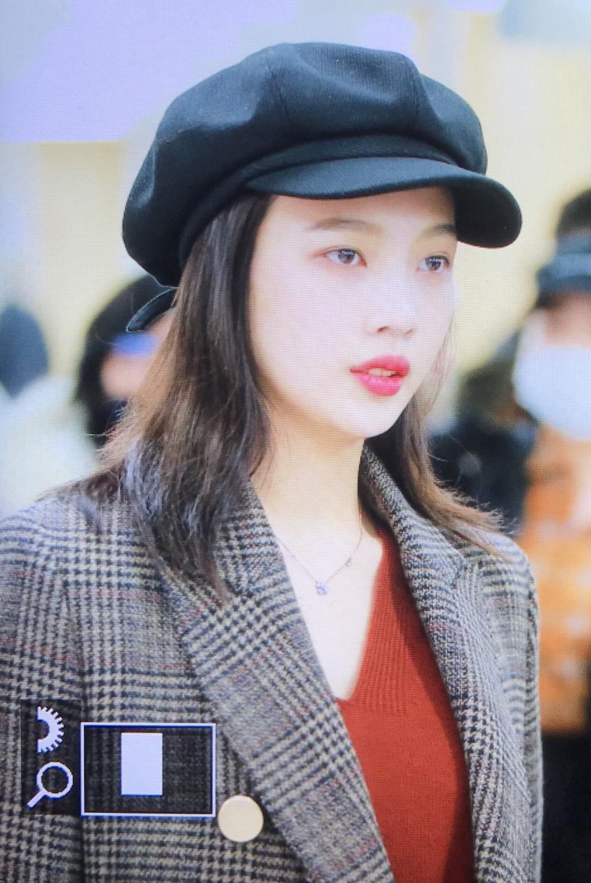 오전에 따숩게 옷 챙겨입고 출국한 레드벨벳 공항 프리뷰 | 인스티즈