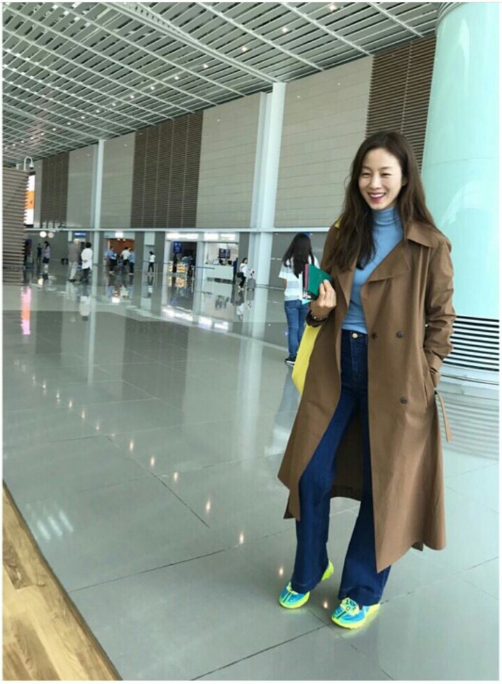 연예인 빰치는 오늘자 프랑스 파리 행사장에서 문정원씨.JPG | 인스티즈