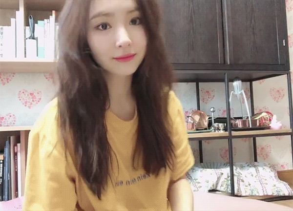 유튜브하면서 이쁘다는 말이 더 많이 나오는 여배우 | 인스티즈