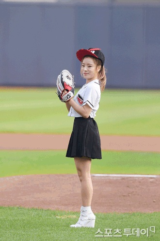 키 147cm 가수 벤 실물느낌 .gif | 인스티즈