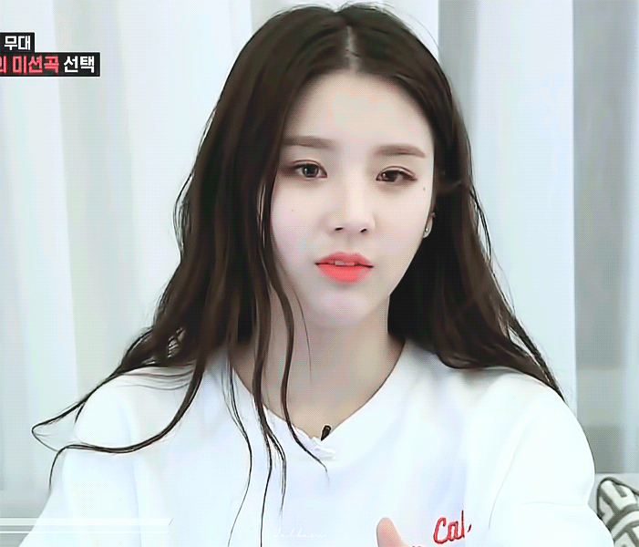 이달의소녀 희진.gif | 인스티즈